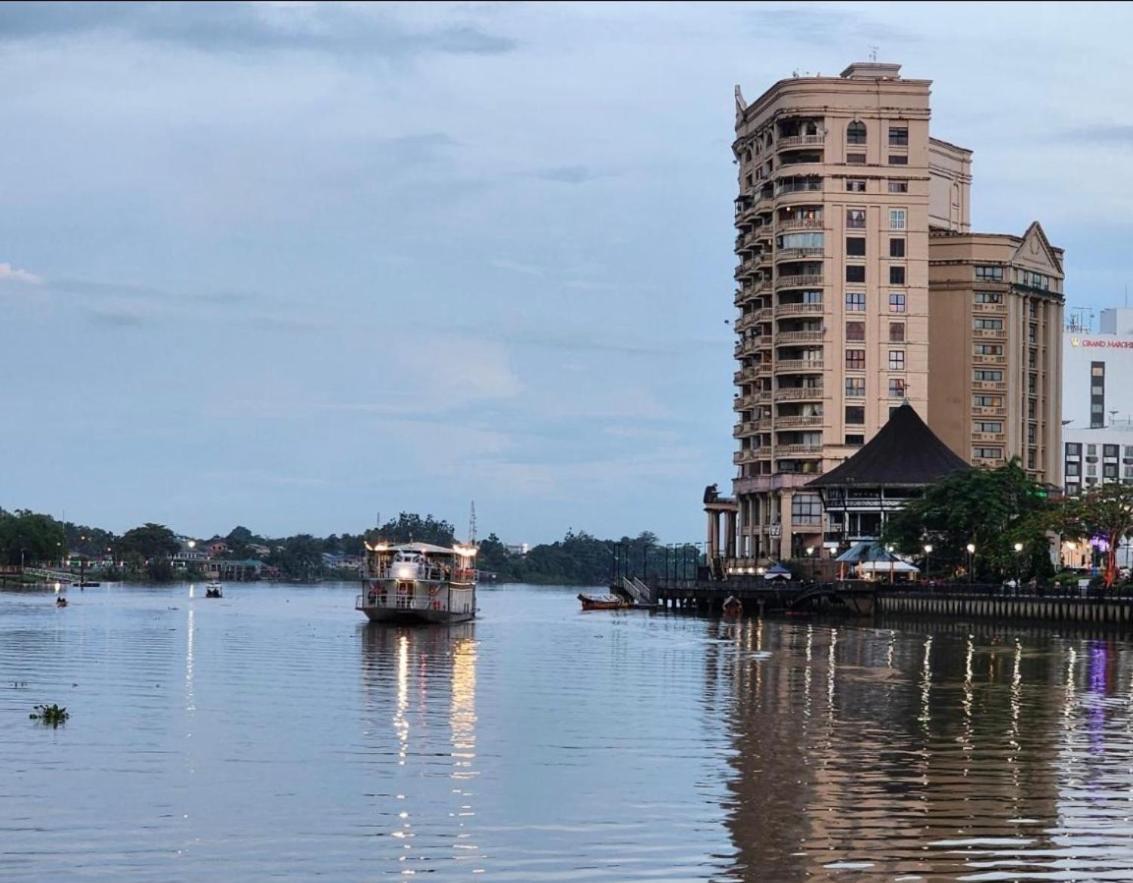 Riverview Home @Waterfront Kch Kuching Eksteriør bilde
