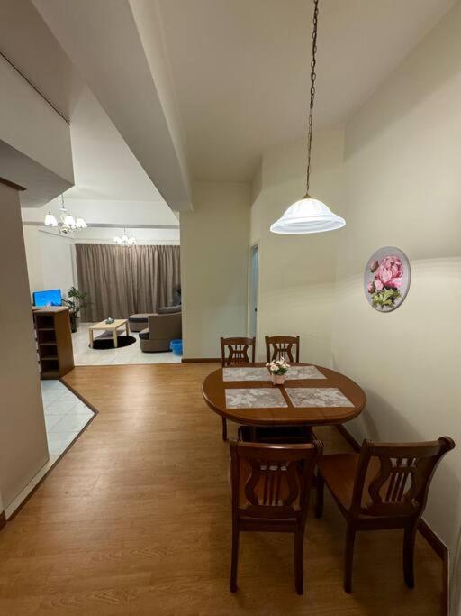 Riverview Home @Waterfront Kch Kuching Eksteriør bilde